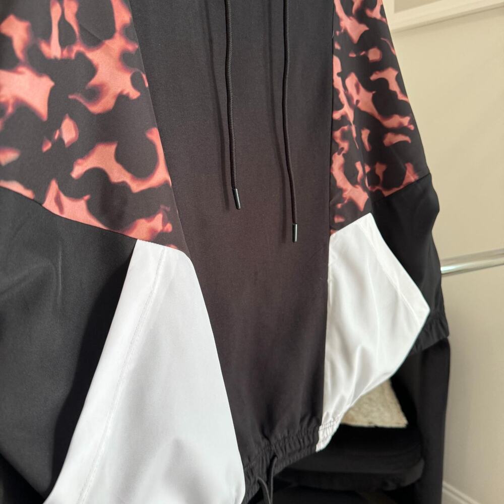 Popover Hooded Color-Block Jacket - Picture 5 of 8